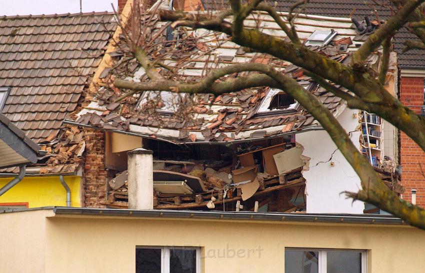 Hausexplosion Bruehl bei Koeln Pingsdorferstr P470.JPG